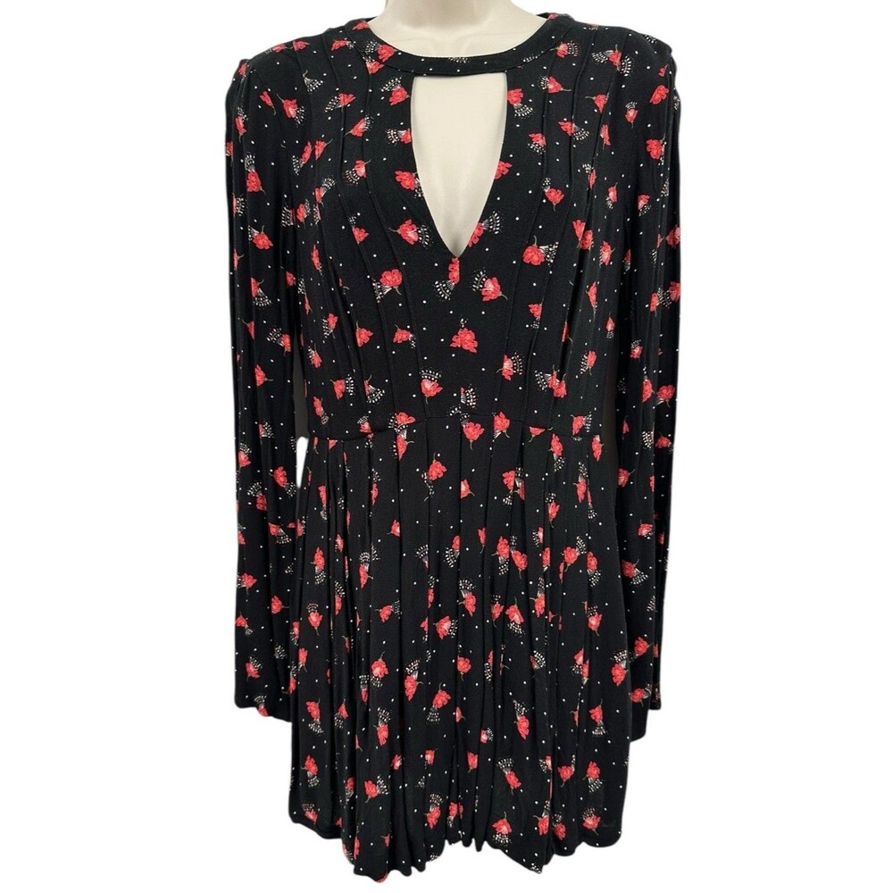 Free People Tegan Mini Swing Dress Size 4 Bell Sleeve Black Floral Cut out - Picture 2 of 9